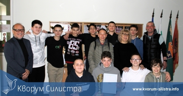 Отборът на ОУ "Св. св. Кирил и Методий" е областен победител по волейбол за момчета 5-7 клас