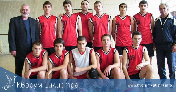 Пред погледа на д-р Найденов отбора на ПМГ постигна първа победа