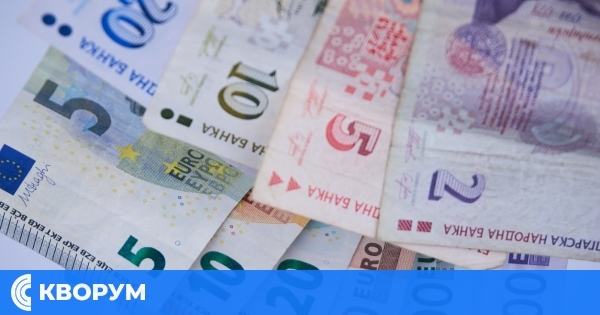 Нов закон определя как ще се обръщат заплати и пенсии в евро