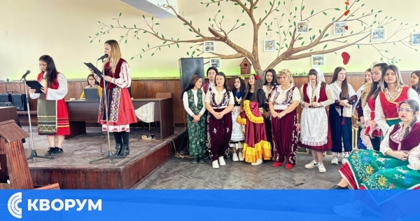 Ученици от Силистра и Професор Иширково се облякоха в народни носии за Деня на етническата толерантност