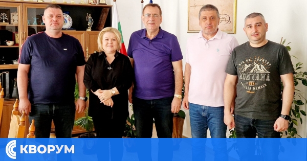 Кметът на Дулово Невхис Мустафа поздрави лично доц.д-р Джевдет Чакъров на 7 април