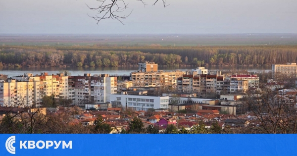 Топла и облачна събота