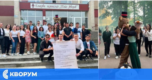 Абитуриенти от Дулово с трогателен жест: Поканиха и двамата си класни ръководители на бала