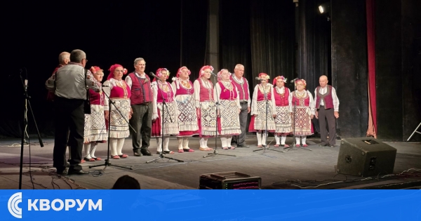 "Пролетни игри и песни" събра читалищни колективи в Силистра