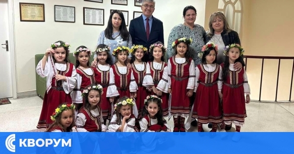 Малки лазарки наричаха за здраве и берекет в Общински съвет – Силистра