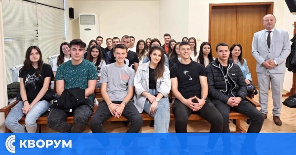 Пламен Неделчев посрещна десетокласници в Окръжен съд-Силистра