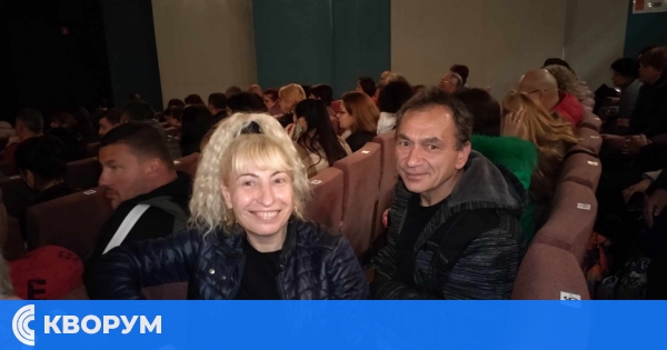 Семейство Парушеви с вечен билет за театъра в Силистра