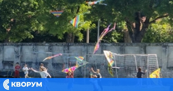 Деца от Силистра оцветиха небето с пъстроцветни хвърчила