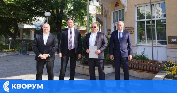 Коалиция ГЕРБ - СДС регистрира листата си с кандидат-депутати в Силистра