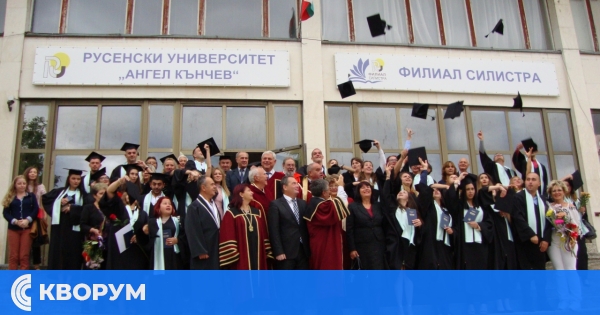 Минималната заплата в държавните университети е вече 2100 лева