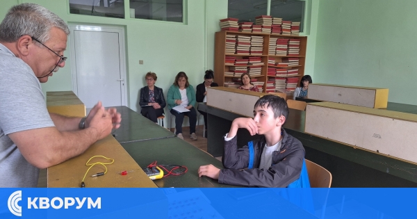 Открит урок в ПГМТ "Вл.Комаров" за ученик със специални образователни потребности