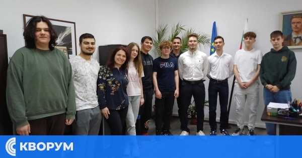 ПМГ "Св. Климент Охридски" - люлка на ИТ таланти: 2 ученици на световното първенство по Microsoft Office Specialis