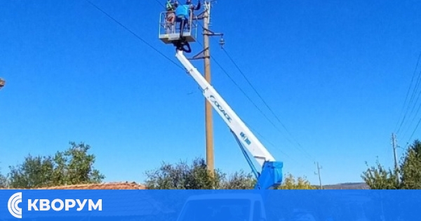 Тъмна нощ в Силистренско: Бурята остави села без ток