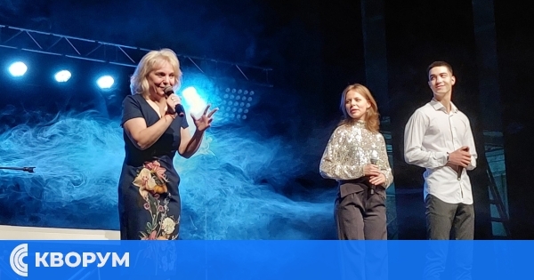 Концертът "Еми, Мишо и приятели" покори сцената на Драматичен театър - Силистра