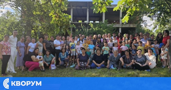 Стотици се събраха на традиционното раздаване на бонбони за Курбан байрам в Община Главиница