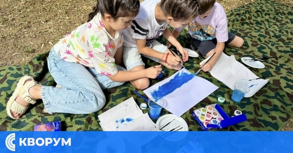 Ателие по рисуване с послания за мир и приятелство на Международния детски танцов фестивал в Силистра