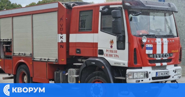 150 кв.м. покрив и покъщнина изгарят в Нова Черна