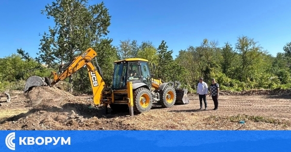 Община Ситово продължава с разчистването на терена на бившето училище "Васил Левски" в село Гарван