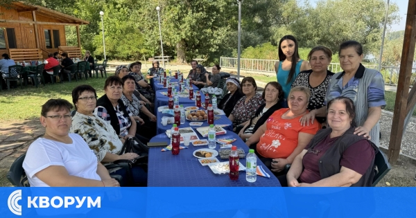 Забавления сред природата: Потребители на ЦСРИ с. Сокол на пикник в Малък Преславец