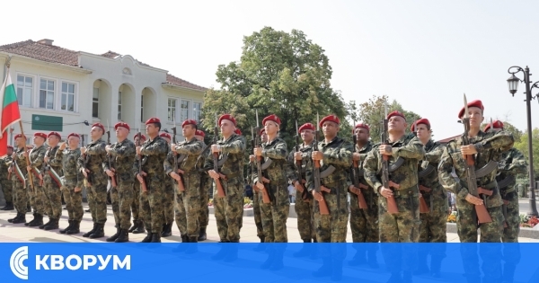 От 1 януари догодина най-ниската заплата в армията става 2300 лева