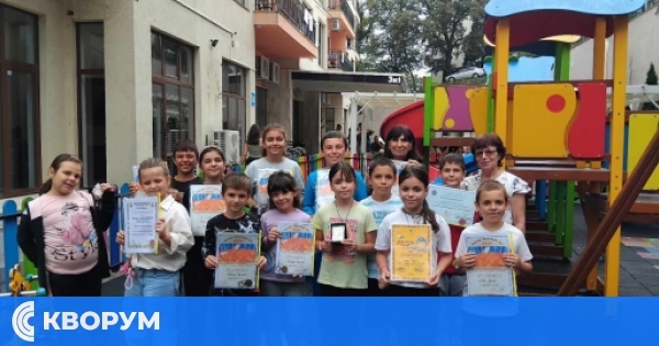 Школата по рисуване в с. Зафирово отчетете успешен творчески сезон и наградите своите възпитаници