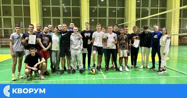 "Златните момчета" триумфират в градския волейболен турнир в Тутракан