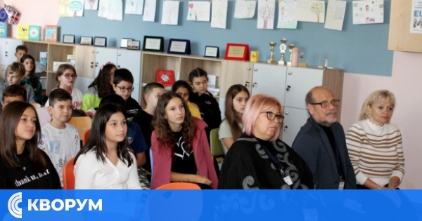 Петокласниците от ОУ "Св. св. Кирил и Методий" откриваха новите народни будители