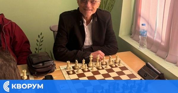 Майсторът на спорта Стефан Железов от Силистра участва в турнир по ускорен шах в Шумен