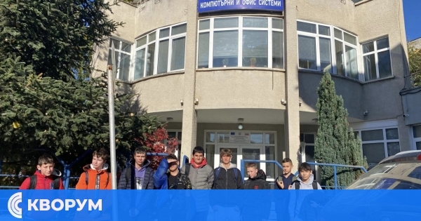 Ученици от ПГМТ "Владимир Комаров" в Силистра проведоха изведен урок по информационни технологии в реална работна среда