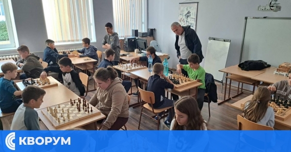 Ученици от Силистра се състезаваха в турнир по шахмат, класираните първи продължават на областен етап