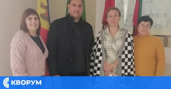 Силистренецът Иво Ангелов с поредно дарение за лицея в Твардица, Молдова