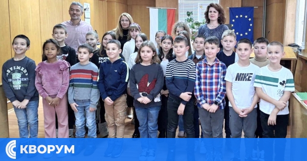 Второкласници в силистренския съд