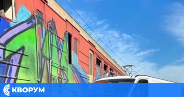 Влак и бус се удариха на жп прелез при Дулово