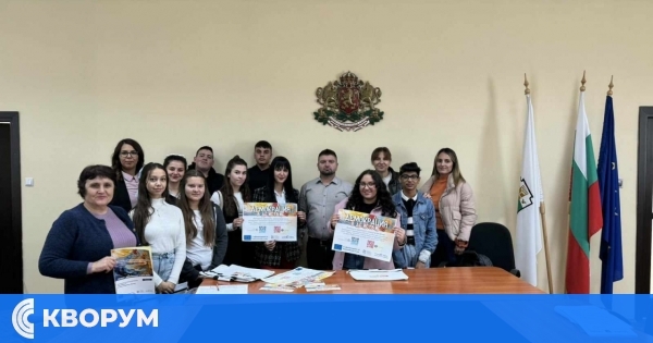 "Демокрация в действие": Младежи от Искра и Ситово участват в местното управление