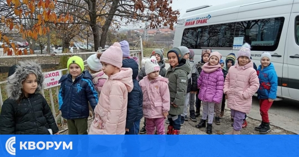 Децата от ДГ "Иглика" посетиха Дом за стари хора в Силистра по инициативата "Игрите на баба"