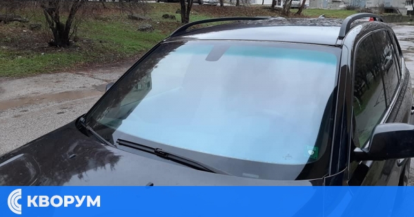 Решение на съда в Силистра: Фолио на предното стъкло прави технически неизправен автомобила