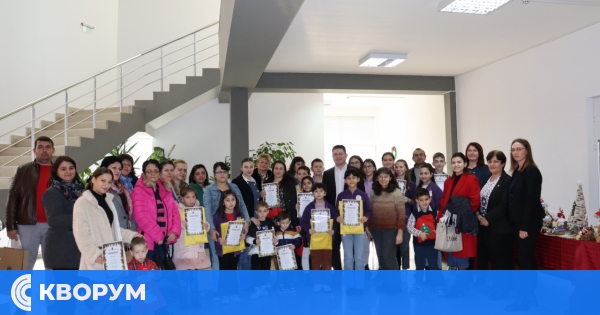 Вълшебна Коледна магия в Община Главиница: Кметът лично награди победителите в конкурс за картички и сувенири