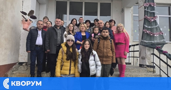 Коледен дух в ОУ "Васил Левски" – Яребица: Танци, песни и благотворителност