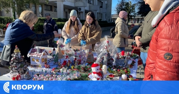 Коледен благотворителен базар в Дулово започва с успех и празнично настроение