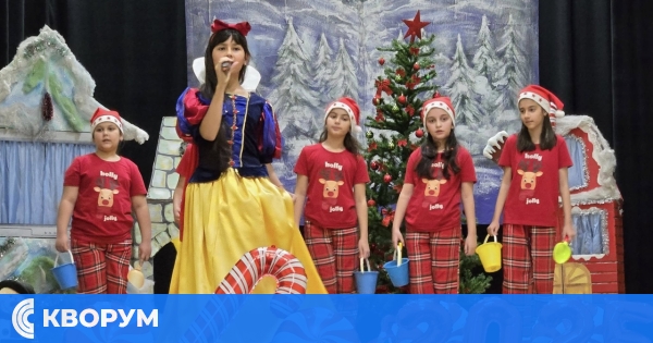 Децата от "Млад артист" зарадваха Главиница с музикално-театрална "Коледна приказка за доброто"