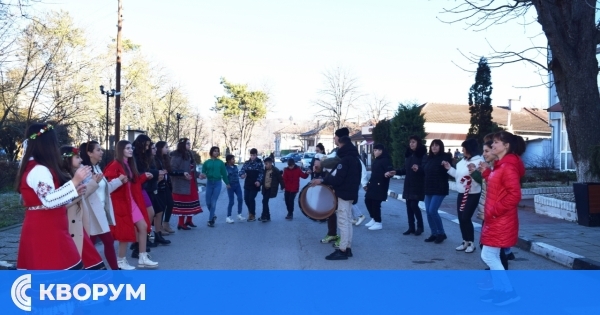 Предколеден флашмоб вдигна на крака администрацията на Община Алфатар