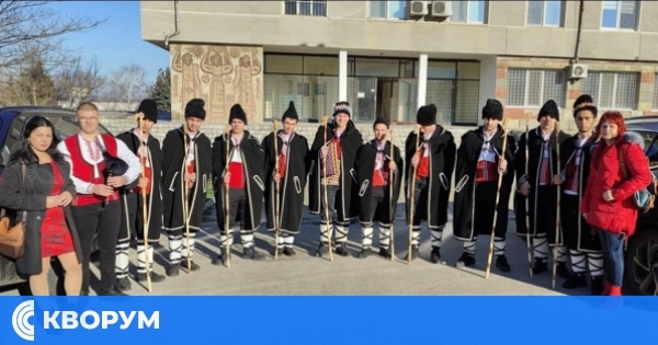 Коледарите от ПЗГ "Добруджа" наричаха за здраве и берекет в Силистра