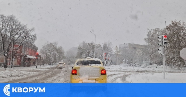 АПИ с апел към шофьорите: Повишено внимание заради снеговалежи и заледявания