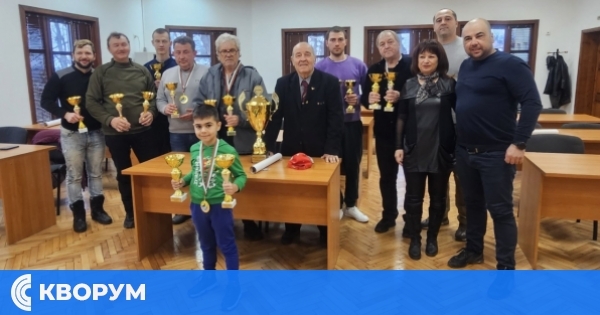 Община Тутракан награди изявени гълъбовъди за успехите им през сезон 2024
