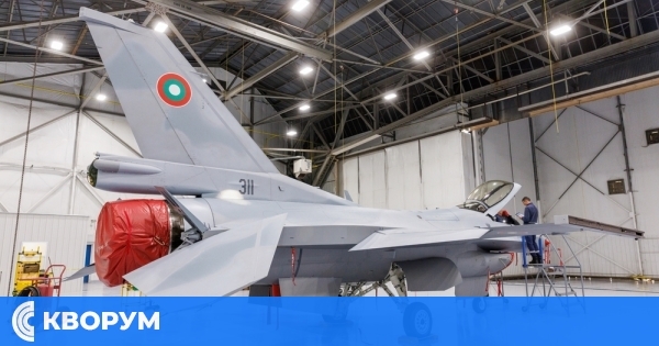 Военният министър ще приеме първия български изтребител F-16 Block 70 в САЩ