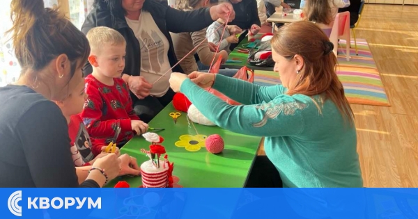 Деца и родители от Община Главиница сътвориха мартеници в творческа работилница
