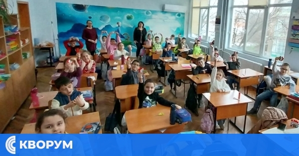 Арт работилница в Регионална библиотека "Партений Павлович" събра деца по повод Баба Марта и Деня на мама