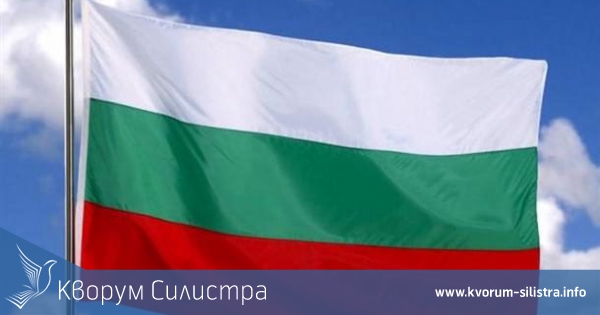 Няма да има наказание за работничките събирали боклуци в националния флаг