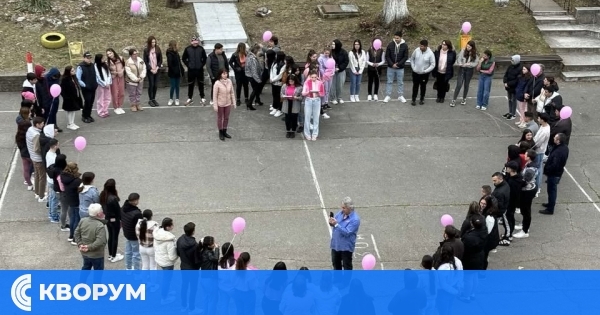 Ученици от ПГПТ "Евлогий Георгиев" в Силистра отбелязаха Месеца на франкофонията с творчески инициативи