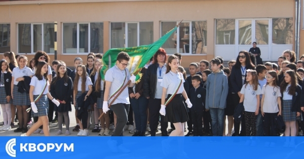 ОУ "Иван Вазов" отбеляза патронния си празник на Благовещение – празник на добротата и надеждата